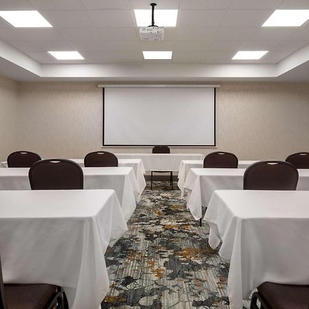 Hampton Inn By Hilton Brampton - Toronto Экстерьер фото