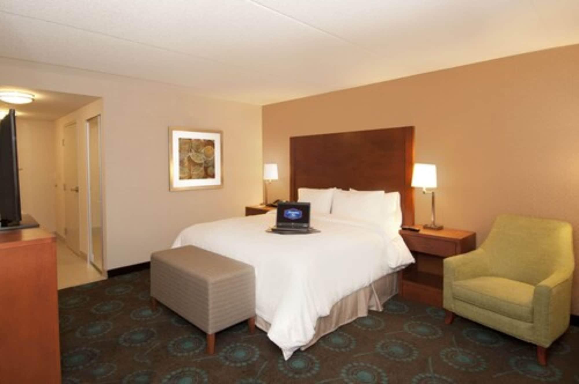 Hampton Inn By Hilton Brampton - Toronto Экстерьер фото