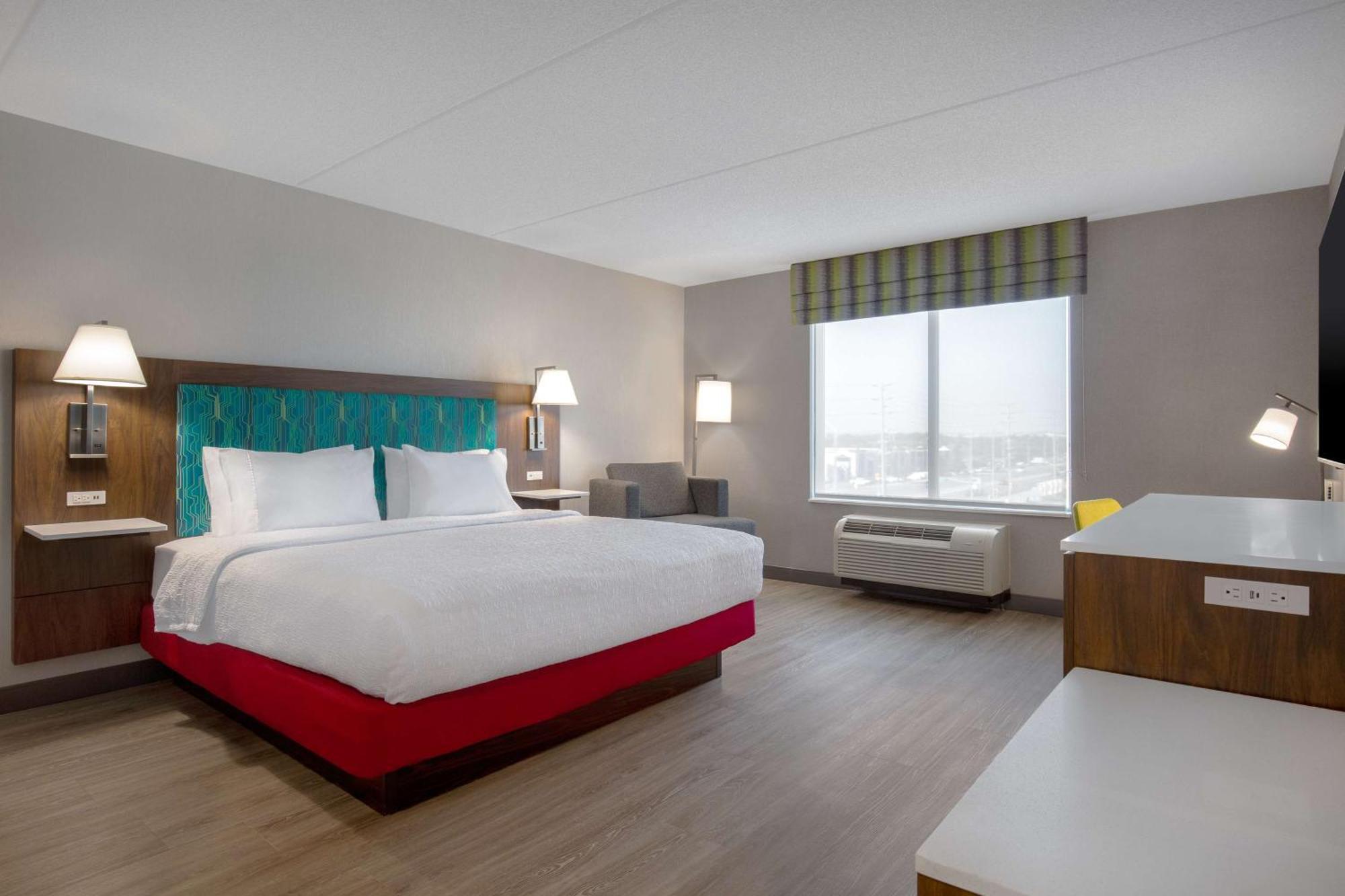 Hampton Inn By Hilton Brampton - Toronto Экстерьер фото
