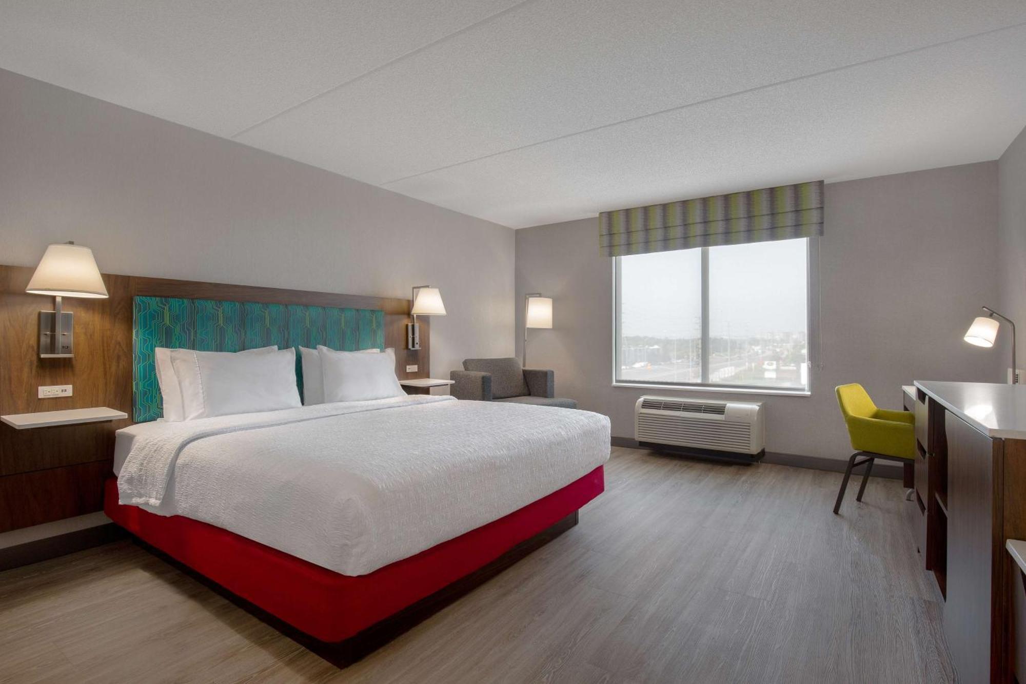 Hampton Inn By Hilton Brampton - Toronto Экстерьер фото