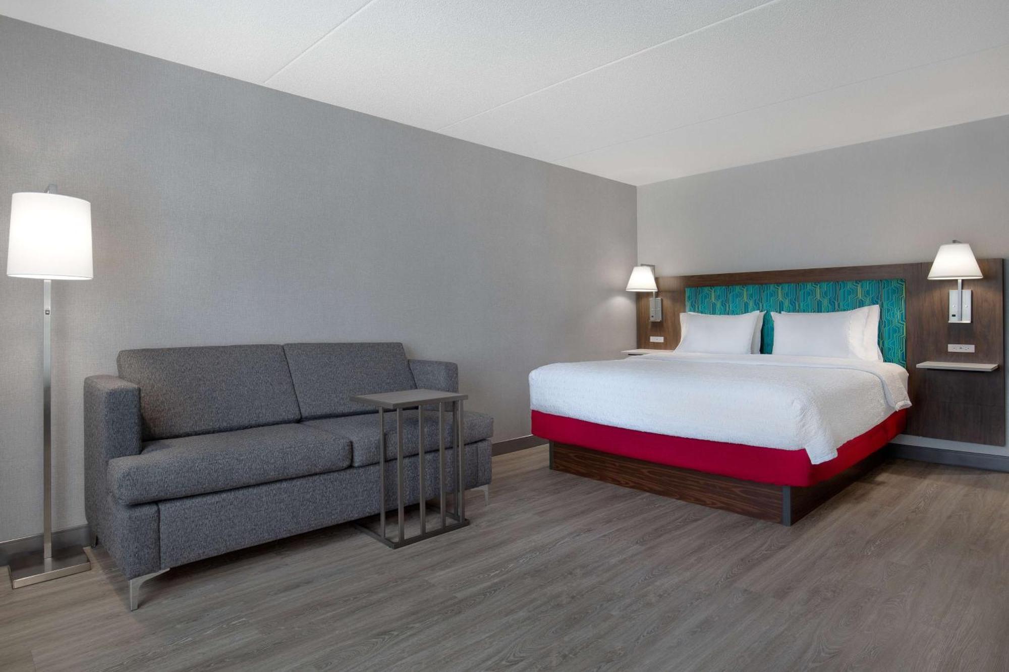 Hampton Inn By Hilton Brampton - Toronto Экстерьер фото