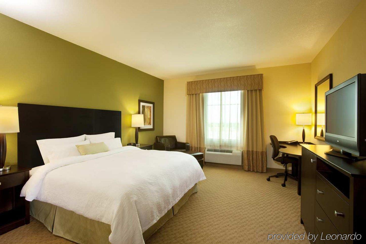 Hampton Inn By Hilton Brampton - Toronto Номер фото